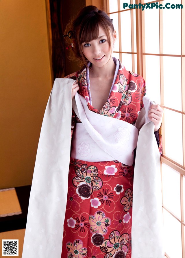 Aino Kishi - Monstercurve Photo Hd No.f40a1f